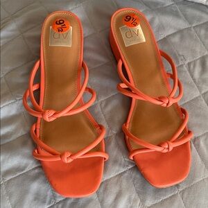 DV by Dolce Vita Women's Bright Orange Knotted Sandals